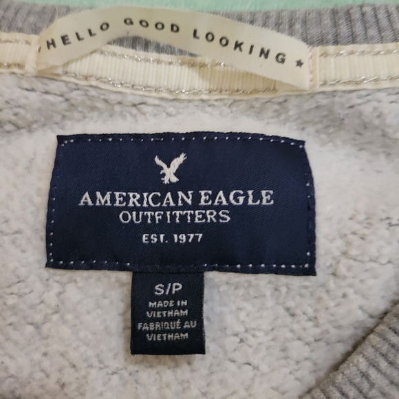 American Eagle Outfitters cute gray sweatshirt with penguins - Picture 2 of 6